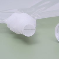 Pochette à bec debout transparente personnalisée, emballage de liquide sécurisé pour l'eau minérale et les boissons énergisantes à faible quantité minimale de commande