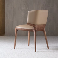 Chaise de salle à manger en cuir de luxe BST Wholesale, chaise rembourrée pour salon avec pieds en bois