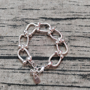 Accesorio Pequeño de Lujo y Exclusivo de Crin de Caballo Tipo UNO50U Español - Product Image 2