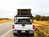 Panneau de signalisation LED pliable pour véhicule, avec flèche directionnelle, pour avertissement de circulation, signalisation d'urgence, travaux routiers, monté sur camion ou voiture