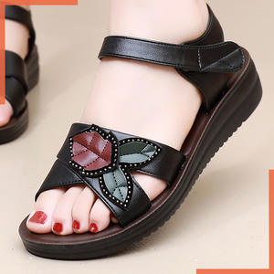 <span class=keywords><strong>รองเท้า</strong></span><span class=keywords><strong>แตะ</strong></span>ลำลองสำห<span class=keywords><strong>รับ</strong></span><span class=keywords><strong>ผู้</strong></span><span class=keywords><strong>ห</strong></span>ญิงวัยกลางคนและผู้<span class=keywords><strong>สูงอายุ</strong></span> สวมใส่สบาย เหมาะสำห<span class=keywords><strong>รับ</strong></span>ฤดูร้อน ใส่ไปชาย<span class=keywords><strong>ห</strong></span>าดได้ - Product Image 1