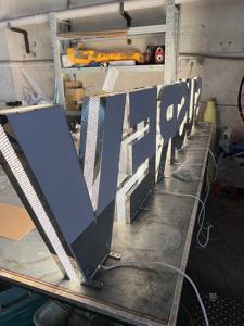 Enseignes commerciales Focus 3D personnalisées enseignes lumineuses en forme de lettre pour canaux extérieurs enseignes en acrylique en acier inoxydable avec lettres en forme de diamant - Product Image 6