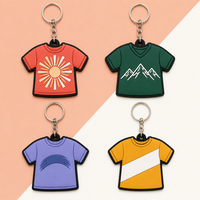 OEM Maßgefertigter Flexibler Flacher PVC-Schlüsselanhänger mit T-Shirt- und Handtaschen-Accessoires für Boutique Einzelhandel Großhandel Souvenir Geschenk