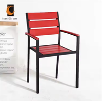 Mobilier de restaurant Fauteuil en bois de teck Chaises de patio en aluminium Chaise de patio rouge pour l'extérieur Chaises de jardin