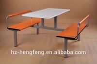 Offre Spéciale : Ensemble Table et Chaises de Restaurant au Design Moderne, Plateau en Bois, Structure en Acier Durable – Idéal pour Hôpitaux et Centres Commerciaux