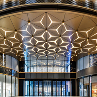 Système de plafond suspendu en aluminium perforé, plafond métallique géométrique 3D personnalisé pour centre commercial