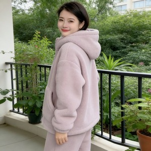 <span class=keywords><strong>Pigiama</strong></span> Invernale da Donna in Pile Corallo di Alta Qualità - Set Loungewear Termico con Cappuccio, Zip, Maniche Lunghe e Vita Elastica, Viola Chiaro - Product Image 5