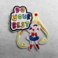 Listo para enviar parche bordado personalizado Anime lindo Sailor Moon Bear bordado personalizado hierro en parches para bolso sombrero de moda Casual