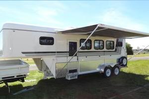 Remolque para Caballos de 7.5 Metros con Cuello de Cisne, Remolque de Lujo de Alta Gama para Caballos Grandes - Product Image 2