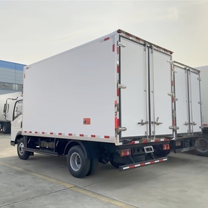 New HOWO Diesel Light Refrigerator Truck 6 Wheels 4x2 Small Manual Freezer Truck Euro 3 Emission - Product Image 5
