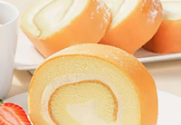 Ligne de production de gâteaux roulés, applicable à la production de gâteaux roulés avec un glaçage à la crème, par exemple, gâteau roulé suisse, gâteau roulé Dream Dragon