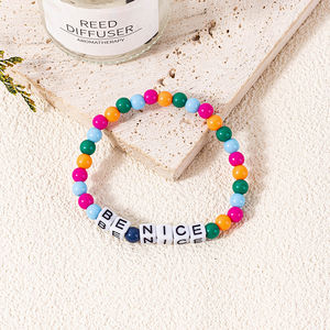 Bracelet <span class=keywords><strong>d</strong></span>'<span class=keywords><strong>amitié</strong></span> perlé extensible en perles de verre arc-en-ciel, avec inscription 'Be Nice Happy' inspirée - Product Image 4
