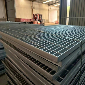 Plataforma de Acero Galvanizado para Pasarelas, Rejilla de Acero Soldada, Panel de Drenaje para Pisos Industriales - Product Image 1