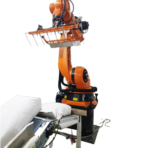 Robot KR 16 R1610-2, en combinaison avec des dispositifs d'aspiration non standard, assure une manipulation efficace et stable à 6 axes - Product Image 4