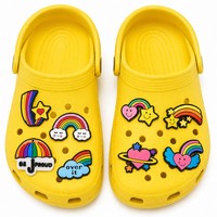 Breloques de chaussures arc-en-ciel en PVC pour sabots, pour enfants, filles, adultes, décoration de baskets, cadeaux de fête, pendentifs pour sacs de plage