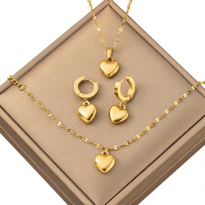 Offre Spéciale – Ensemble de Bijoux en Acier Inoxydable Plaqué Or 18K Inaltérable : Boucles d'Oreilles Cœur, Bracelet et Collier – Cadeau Idéal pour Femme, Mariage - Product Image 1