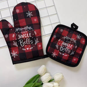 Ensemble <span class=keywords><strong>de</strong></span> gants <span class=keywords><strong>et</strong></span> <span class=keywords><strong>de</strong></span> tapis isolants en tissu pour utilisation au four à micro-ondes, motif imprimé Noël Halloween - Product Image 6