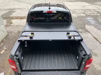 Couvercle de tonneau rétractable en fibre de verre enroulable pour Dodge Ram 1500 & Ford Hard Folding avec fonction de verrouillage pour tout-terrain Quad Fold