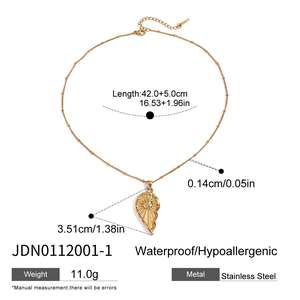 XIXI moda 18K chapado en oro Acero inoxidable circón media luna estrella collar corazón colgante collar diseño impermeable para regalo - Product Image 4