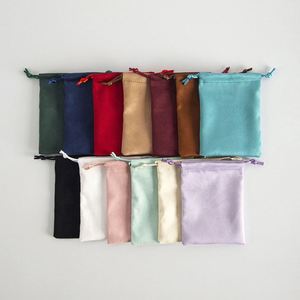 <b>Luxury</b> Velvet Drawstring Pouch 12x16cm Flannel Jewelry <b>Gift</b> <b>Bags</b> Soft Pouch Logo Printing Candy Wedding Party Favor Packaging - Product Image 3