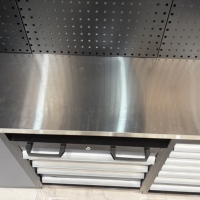Organisateur d'atelier pour garage à domicile : Armoires supérieures, coffre à outils, tiroirs verrouillables, table en acier avec panneau perforé et éclairage LED – Ensemble complet