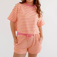 Ensemble deux pièces rayé pour femme : T-shirts à col rond et manches courtes, shorts, avec logo personnalisé – Vêtements et ensembles pour femme en gros
