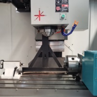 Centre d'usinage vertical CNC 4 axes certifié ISO VMC850, fraiseuse verticale CNC avec guidage linéaire pour le traitement des métaux