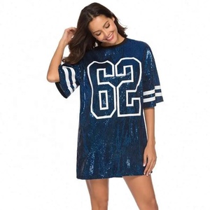Robe T-shirt Femme Oversize à Col Rond et Épaules Tombantes avec Numéro Personnalisé en Paillettes – Collection Été - Product Image 2