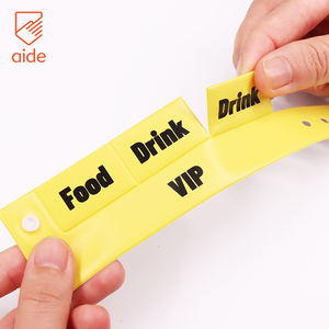 Oem מותאם אישית חתונה לטובת ויניל פלסטיק wristbands מותאם אישית צמיד לאירוע pvc wristbands פופולרי - Product Image 3