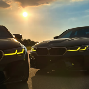 ไฟหน้าเลเซอร์ดวงตาสีทอง RGB แบบกำหนดเองสำหรับ BMW 5 Series M5อัปเกรด2021-2023โดยมีไฟ DRL สีเหลือง CSL และไฟกะพริบตามลำดับ - Product Image 1