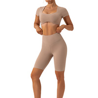Ensemble de yoga 2 pièces pour femmes, haut de sport rembourré à manches courtes, short taille haute, ensemble de vêtements de sport à séchage rapide pour la salle de sport et l'entraînement
