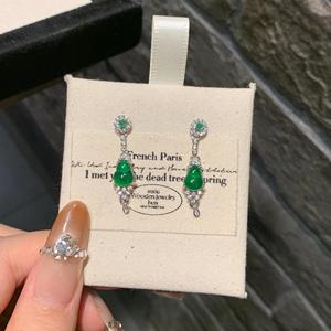 Boucles d'oreilles en argent pur S925 serties de diamants, chalcédoine naturelle en forme de gourde, style luxueux et raffiné, style chinois nouveau, double vert, Fu Lu - Product Image 5