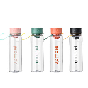 Bouteille d'eau de sport avec couvercle en plastique transparent, design classique minimaliste, personnalisable, unisexe, design <span class=keywords><strong>TOUR</strong></span>, vente en gros, <span class=keywords><strong>portable</strong></span>, durable, 750 ml, <span class=keywords><strong>PC</strong></span> - Product Image 1