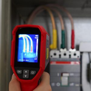 กล้องถ่ายภาพความร้อน UTi712S ความละเอียดอินฟราเรด แบบพกพา รองรับ 5 ภาษา IP54 ชาร์จซ้ำได้ รองรับ MicroSD 32GB - Product Image 1