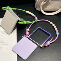 Casing Ponsel Tali Pergelangan Tangan Berhias Manik-Manik untuk Samsung Z Flip 8 Z Flip7 FE Z Flip 7 6 5 4 Pelindung Ramah Kulit untuk Wanita Gaya INS