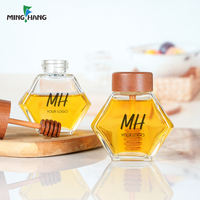 Stoples madu berbentuk lebah segi enam kosong dengan Dipper kotak kemasan tutup kayu dalam jumlah besar 90ml