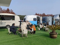 Caravane de voyage tout-terrain miniature personnalisée Maiche, équipement de cuisine complet, acier inoxydable, style moderne, couleur bleue