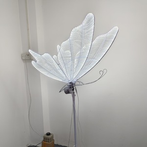 Alas de Mariposa LED para Decoración de Fondo de Escenario de Boda, Accesorios para Eventos y Decoración de Pared Iluminada, Alimentación por Corriente Alterna - Product Image 2