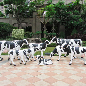 Escultura <span class=keywords><strong>de</strong></span> Vaca <span class=keywords><strong>de</strong></span> Fibra <span class=keywords><strong>de</strong></span> Vidrio <span class=keywords><strong>de</strong></span> Tamaño Real - Pieza Ornamental para Paisajes, Exhibición <span class=keywords><strong>de</strong></span> Animales Grandes, Áreas Escénicas al Aire Libre, China Continental - Product Image 5