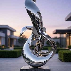 Escultura Metálica Personalizada con Figura Abstracta con Capucha para Jardín y Exhibición Comercial - Product Image 3