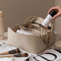 Pochette de toilette portable personnalisée en cuir PU imperméable, sac cosmétique de voyage pour femmes, utilisation en salle de bain, multifonctionnelle
