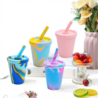 Mini tasse en silicone, tasse à boire en silicone, petite tasse en silicone avec couvercle et paille, tasse en silicone réutilisable portable