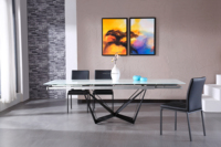 Table à manger extensible en verre transparent durable, style contemporain avec base en acier inoxydable pour salon