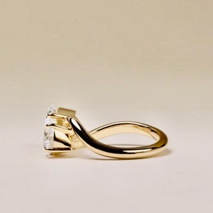 Toi et Moi, bague de mariage classique pour femme en argent sterling 925 plaqué or fin, certifiée, double pierre en moissanite personnalisée - Product Image 2