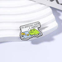 En gros, Pin's en émail personnalisé, motif grenouille de bureau amusante, badge métallique mignon style meme, broche pour ordinateur portable motif animal de dessin animé, bijou, pin's de revers personnalisé