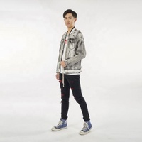 Jaket denim berlubang dalam mode grosir pakaian pria kancing depan jaket denim biru dicuci
