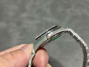 นาฬิกาดำน้ำอัตโนมัติคุณภาพสูง ขนาด 41 มม. สำหรับทุกเพศ ตัวเรือนสแตนเลสสั่งทำพิเศษ กระจกแซฟไฟร์สีน้ำเงิน พร้อมเข็มบอกเวลาแบบโครโนกราฟ ดีไซน์สปอร์ต - Product Image 4