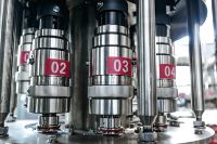 Ligne de production de remplissage de boissons gazeuses et de boissons énergisantes en bouteilles PET, vente directe