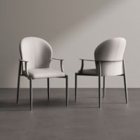 Chaise de salle à manger moderne en métal et acier avec revêtement en cuir doré et pieds dorés, mobilier de luxe pour salle à manger, maison ou bureau