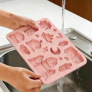 Moldes de Silicona Antiadherentes con Diseño de Castillo para Pasteles, Reutilizables, de Grado Alimenticio, Lindos Moldes Magnéticos de Silicona para Chocolate, Dulces y Hielo - Product Image 5